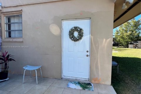 Immobilier commercial à louer à Homestead, Floride: 2 chambres, 177.63 m2 № 1977284 - photo 4