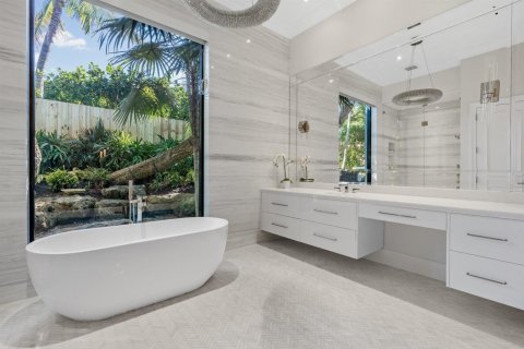 House in Palm Beach, Florida 7 bedrooms, 479.47 sq.m. № 2400516 - photo 10