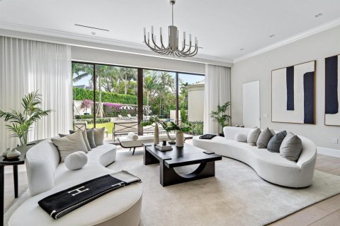 House in Palm Beach, Florida 7 bedrooms, 479.47 sq.m. № 2400516 - photo 3