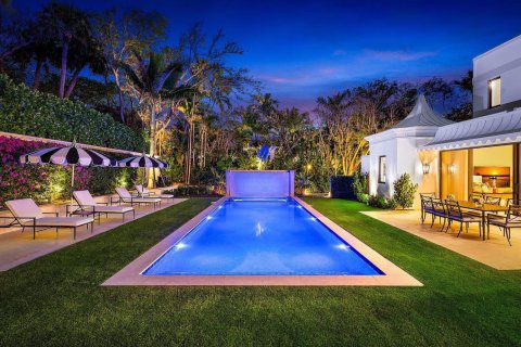 House in Palm Beach, Florida 7 bedrooms, 479.47 sq.m. № 2400516 - photo 14