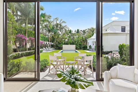 House in Palm Beach, Florida 7 bedrooms, 479.47 sq.m. № 2400516 - photo 9
