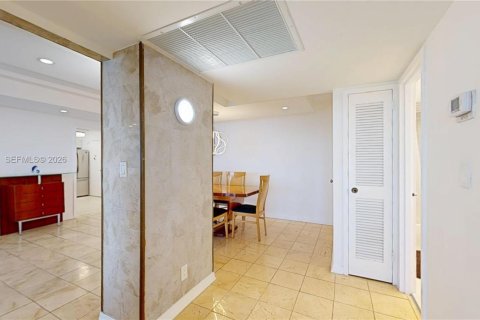 Condominio en alquiler en Hallandale Beach, Florida, 2 dormitorios, 102.19 m2 № 2055175 - foto 7