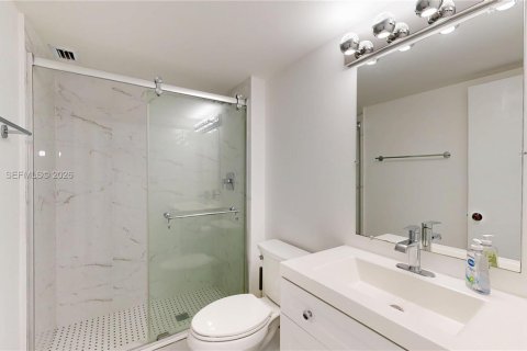 Condominio en alquiler en Hallandale Beach, Florida, 2 dormitorios, 102.19 m2 № 2055175 - foto 14