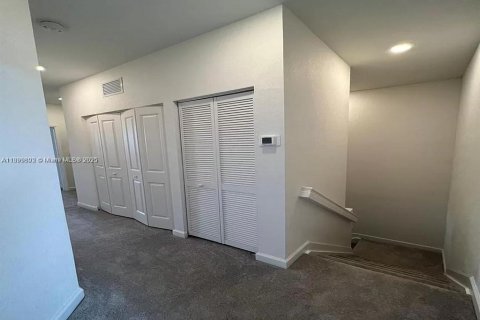 Townhouse in Miami, Florida 3 bedrooms, 157.47 sq.m. № 1953803 - photo 11