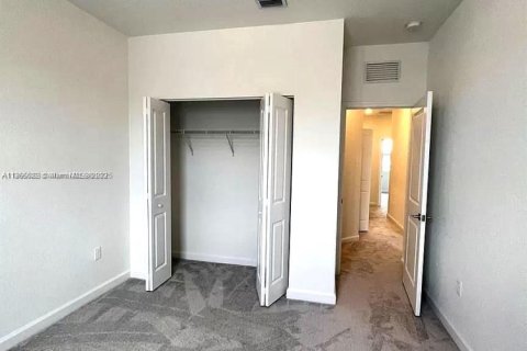 Townhouse in Miami, Florida 3 bedrooms, 157.47 sq.m. № 1953803 - photo 12