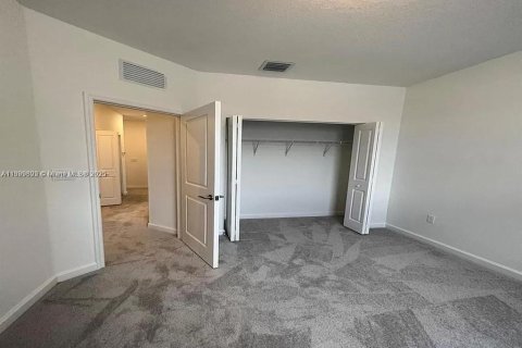 Townhouse in Miami, Florida 3 bedrooms, 157.47 sq.m. № 1953803 - photo 13