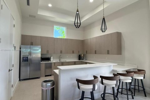 Townhouse in Miami, Florida 3 bedrooms, 157.47 sq.m. № 1953803 - photo 27