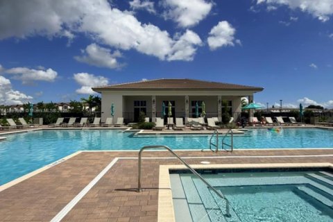 Townhouse in Miami, Florida 3 bedrooms, 157.47 sq.m. № 1953803 - photo 23