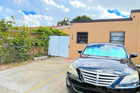 Снять в аренду квартиру в Хайалиа, Флорида 1 спальня, 71.07м2, № 2034713 - фото 2