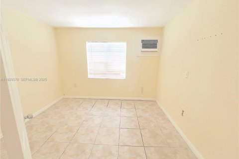 Снять в аренду квартиру в Хайалиа, Флорида 1 спальня, 71.07м2, № 2034713 - фото 14