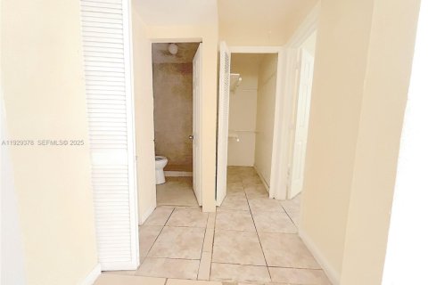 Снять в аренду квартиру в Хайалиа, Флорида 1 спальня, 71.07м2, № 2034713 - фото 10