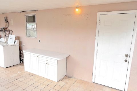 Снять в аренду квартиру в Хайалиа, Флорида 1 спальня, 71.07м2, № 2034713 - фото 5