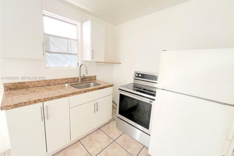 Снять в аренду квартиру в Хайалиа, Флорида 1 спальня, 71.07м2, № 2034713 - фото 9