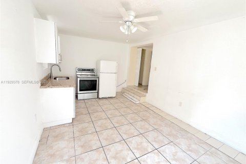Снять в аренду квартиру в Хайалиа, Флорида 1 спальня, 71.07м2, № 2034713 - фото 8