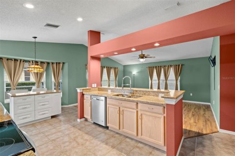 House in Hudson, Florida 3 bedrooms, 179.49 sq.m. № 1886881 - photo 14