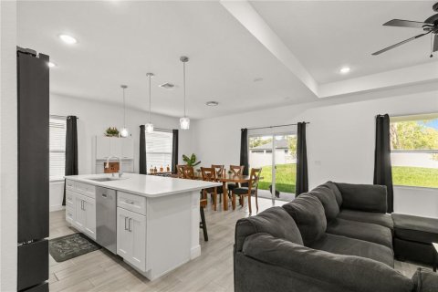 House in DeLand, Florida 3 bedrooms, 169.55 sq.m. № 1797175 - photo 5