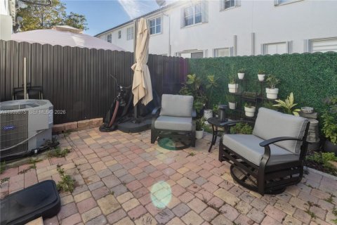 Townhouse in Doral, Florida 3 bedrooms, 135.64 sq.m. № 1997537 - photo 25