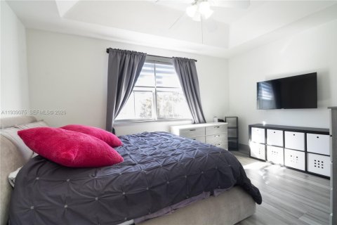 Townhouse in Doral, Florida 3 bedrooms, 135.64 sq.m. № 1997537 - photo 10