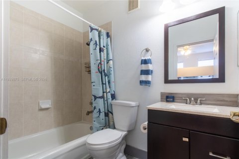 Townhouse in Doral, Florida 3 bedrooms, 135.64 sq.m. № 1997537 - photo 7