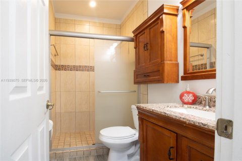 Townhouse in Doral, Florida 3 bedrooms, 135.64 sq.m. № 1997537 - photo 11