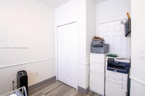 Townhouse in Doral, Florida 3 bedrooms, 135.64 sq.m. № 1997537 - photo 13