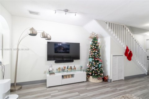 Townhouse in Doral, Florida 3 bedrooms, 135.64 sq.m. № 1997537 - photo 21