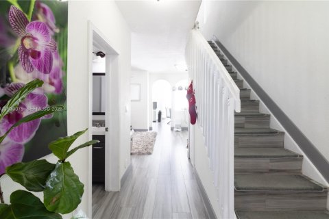 Townhouse in Doral, Florida 3 bedrooms, 135.64 sq.m. № 1997537 - photo 16