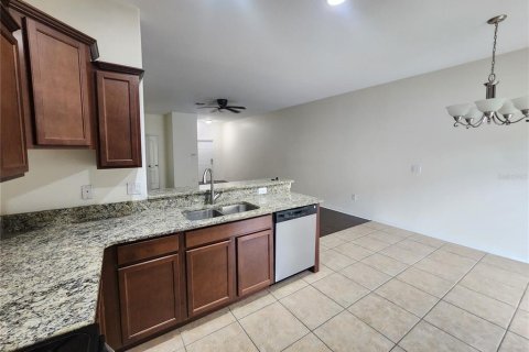 Townhouse in Brandon, Florida 2 bedrooms, 143.81 sq.m. № 1529135 - photo 10