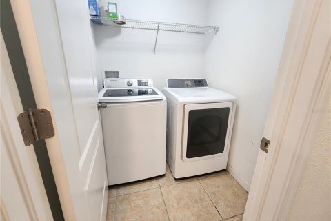 Townhouse in Brandon, Florida 2 bedrooms, 143.81 sq.m. № 1529135 - photo 26