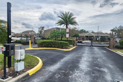 Townhouse in Brandon, Florida 2 bedrooms, 143.81 sq.m. № 1529135 - photo 30