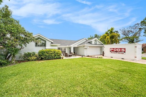 House in Palm Harbor, Florida 3 bedrooms, 194.63 sq.m. № 1794963 - photo 2