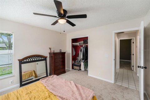 House in Palm Harbor, Florida 3 bedrooms, 194.63 sq.m. № 1794963 - photo 16