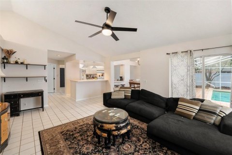 House in Palm Harbor, Florida 3 bedrooms, 194.63 sq.m. № 1794963 - photo 6