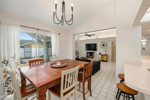 House in Palm Harbor, Florida 3 bedrooms, 194.63 sq.m. № 1794963 - photo 8