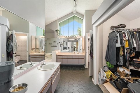 House in Palm Harbor, Florida 3 bedrooms, 194.63 sq.m. № 1794963 - photo 13
