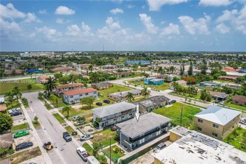Commercial property in Florida City, Florida 339.19 sq.m. № 2080292 - photo 20