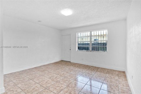 Commercial property in Florida City, Florida 339.19 sq.m. № 2080292 - photo 12