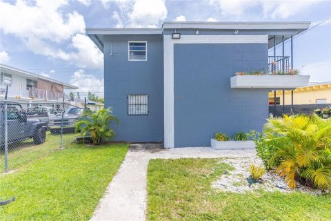 Commercial property in Florida City, Florida 339.19 sq.m. № 2080292
