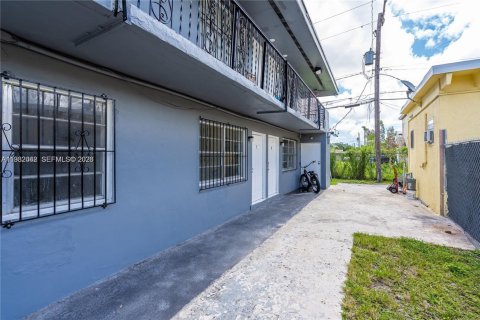 Commercial property in Florida City, Florida 339.19 sq.m. № 2080292 - photo 4