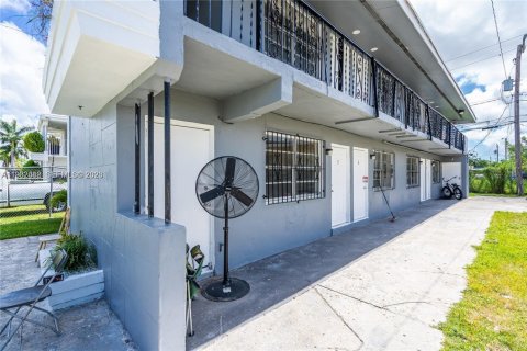 Commercial property in Florida City, Florida 339.19 sq.m. № 2080292 - photo 5