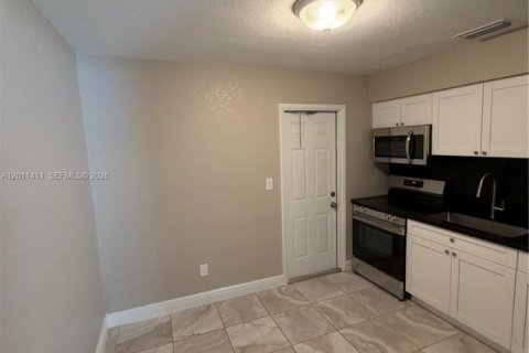 Casa en alquiler en Palmetto Bay, Florida, 2 dormitorios, 78.97 m2 № 2075188 - foto 11