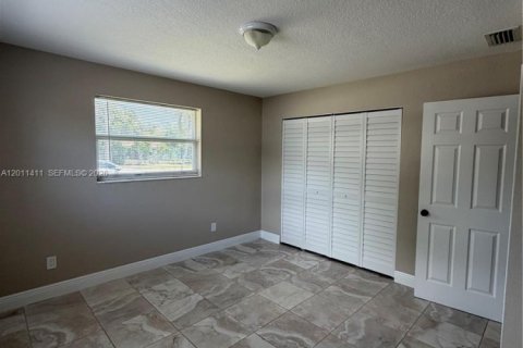 Casa en alquiler en Palmetto Bay, Florida, 2 dormitorios, 78.97 m2 № 2075188 - foto 4