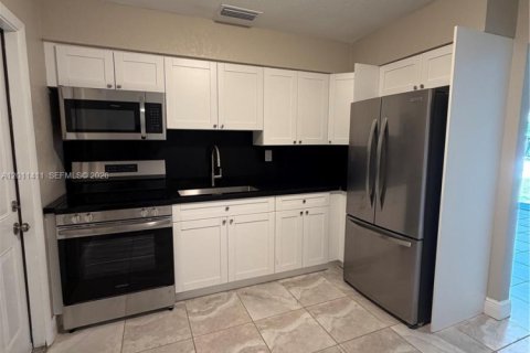 Casa en alquiler en Palmetto Bay, Florida, 2 dormitorios, 78.97 m2 № 2075188 - foto 13
