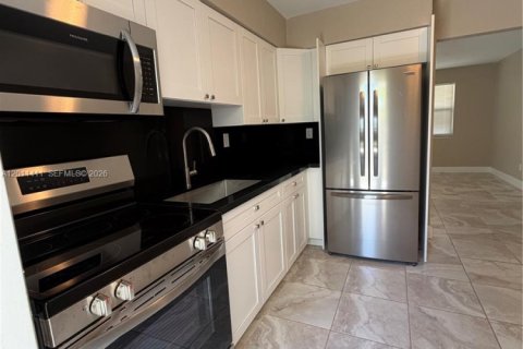 Casa en alquiler en Palmetto Bay, Florida, 2 dormitorios, 78.97 m2 № 2075188 - foto 12
