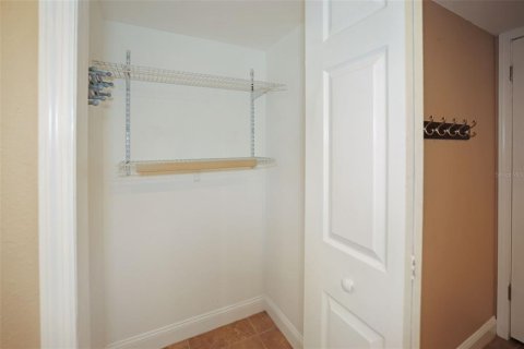 Condo in Treasure Island, Florida, 1 bedroom № 2236634 - photo 28