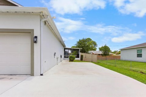 Casa en venta en Port St. Lucie, Florida, 3 dormitorios, 183.2 m2 № 2078376 - foto 6