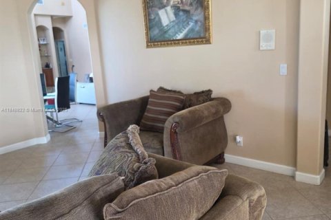 House in West Palm Beach, Florida 5 bedrooms, 299.98 sq.m. № 1850471 - photo 11