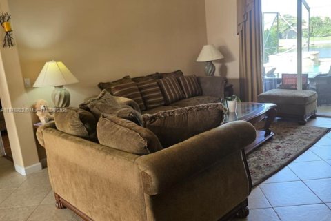 House in West Palm Beach, Florida 5 bedrooms, 299.98 sq.m. № 1850471 - photo 13