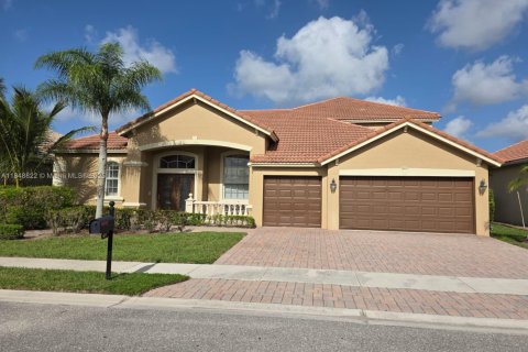 House in West Palm Beach, Florida 5 bedrooms, 299.98 sq.m. № 1850471 - photo 2
