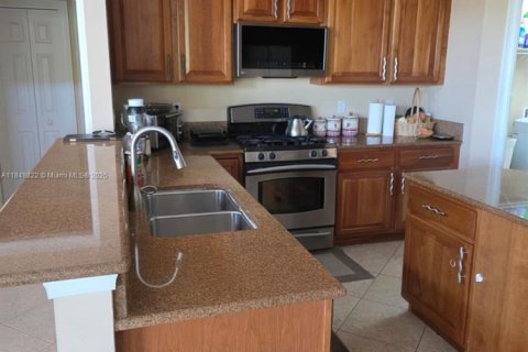 House in West Palm Beach, Florida 5 bedrooms, 299.98 sq.m. № 1850471 - photo 6